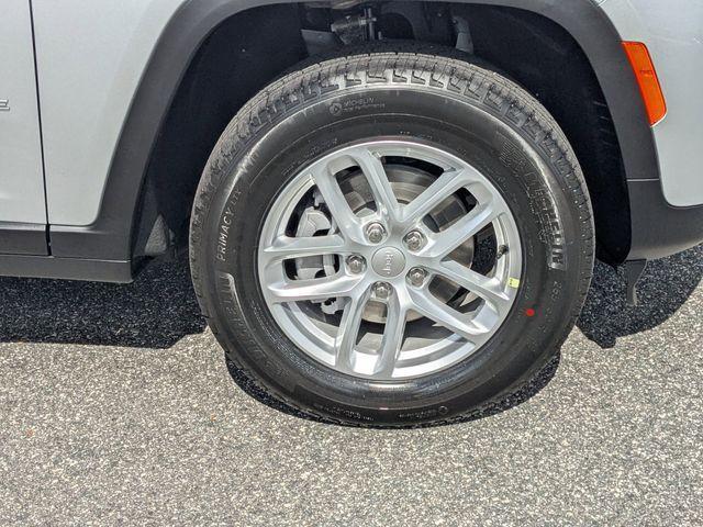 new 2026 Jeep Grand Cherokee car, priced at $43,080