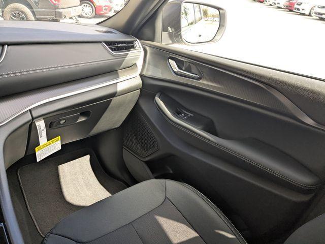 new 2026 Jeep Grand Cherokee car, priced at $43,080