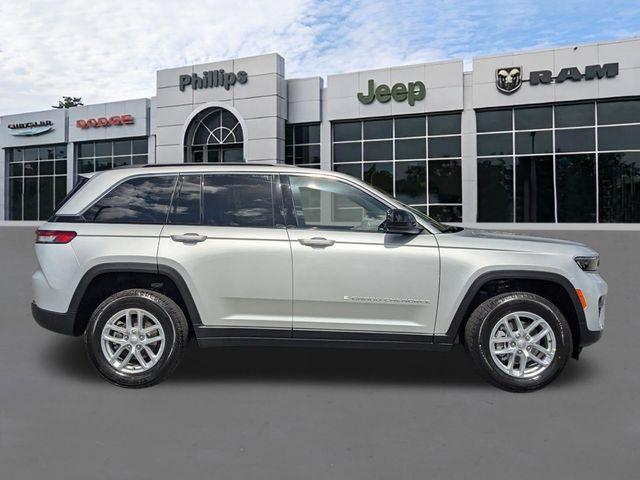 new 2026 Jeep Grand Cherokee car, priced at $43,080
