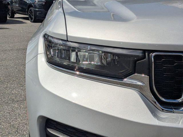 new 2026 Jeep Grand Cherokee car, priced at $43,080