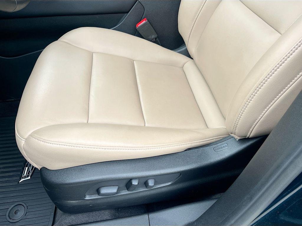 used 2024 Cadillac XT4 car, priced at $24,800