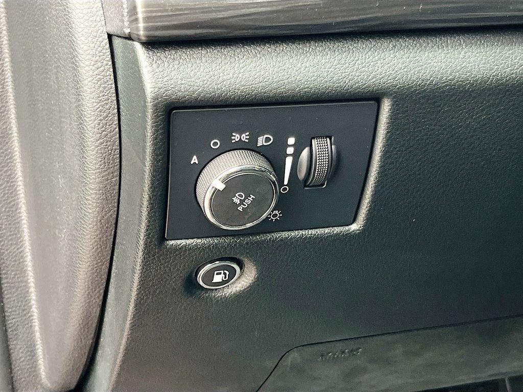 used 2022 Jeep Grand Cherokee car, priced at $18,400