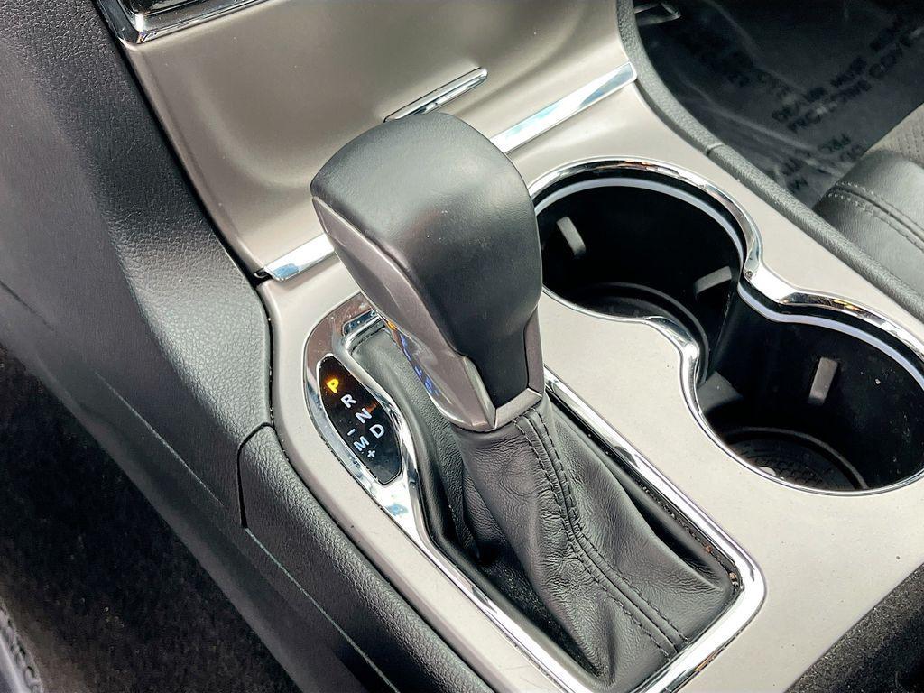 used 2022 Jeep Grand Cherokee car, priced at $18,400
