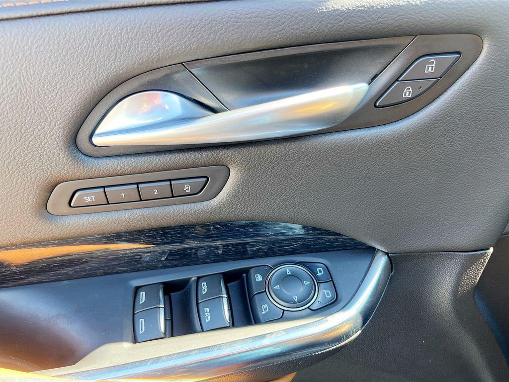 used 2025 Cadillac XT4 car, priced at $34,600