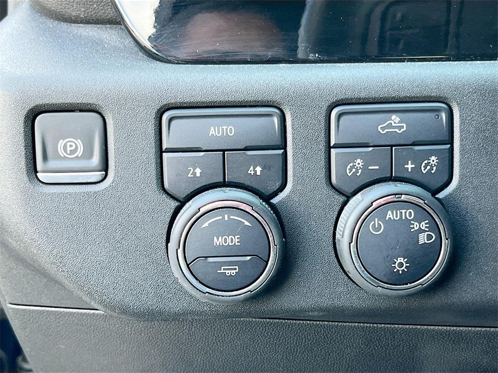 used 2024 Chevrolet Silverado 1500 car, priced at $32,300