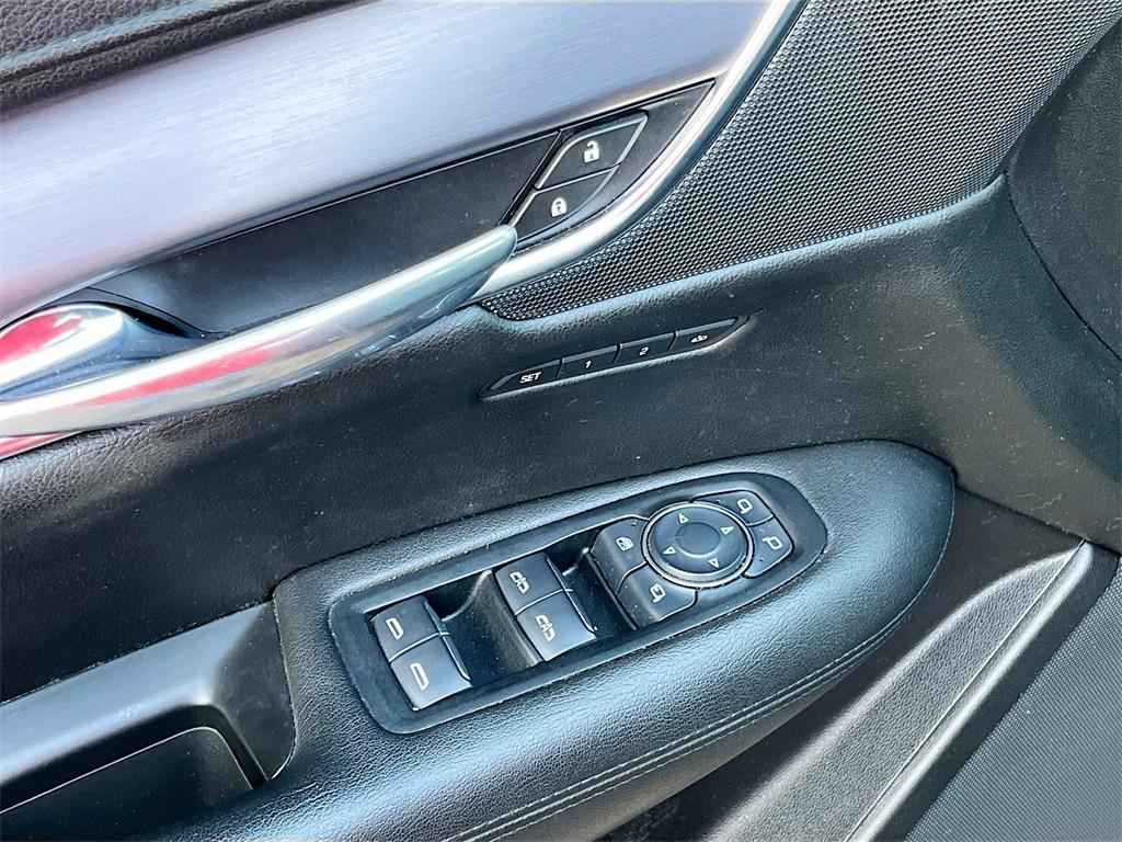 used 2017 Cadillac XT5 car, priced at $12,000