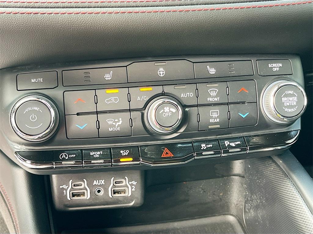 used 2025 Dodge Durango car, priced at $27,300