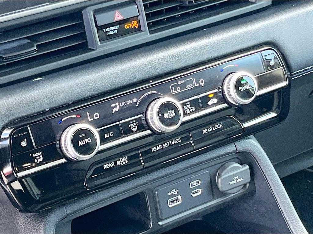 used 2025 Honda Pilot car, priced at $35,000
