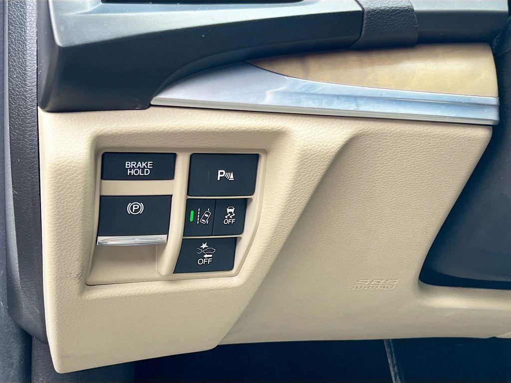 used 2020 Acura MDX car, priced at $25,000
