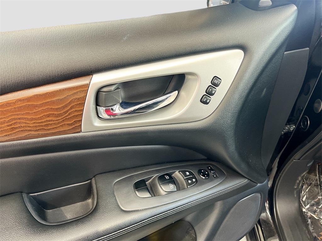 used 2020 Nissan Pathfinder car, priced at $16,600