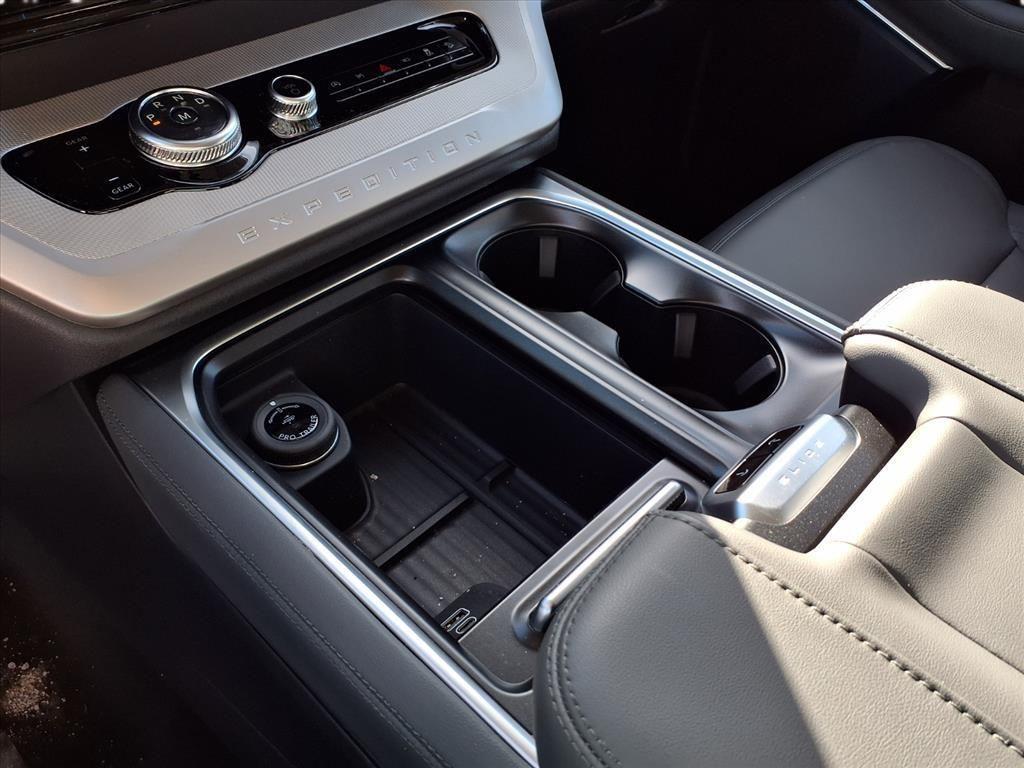 new 2026 Ford Expedition car, priced at $70,075