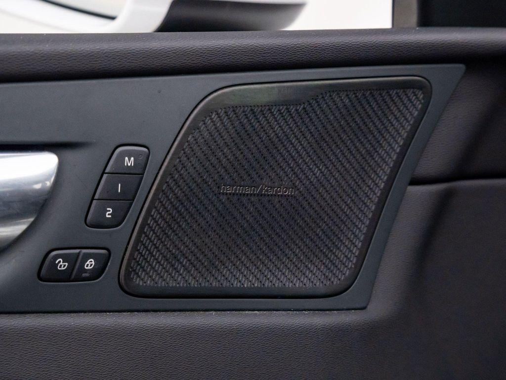 used 2021 Volvo XC60 car, priced at $28,900