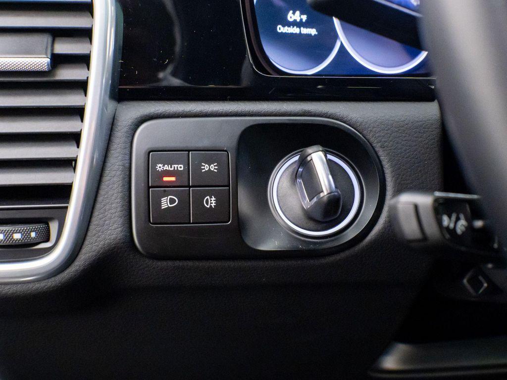 used 2022 Porsche Cayenne car, priced at $58,900