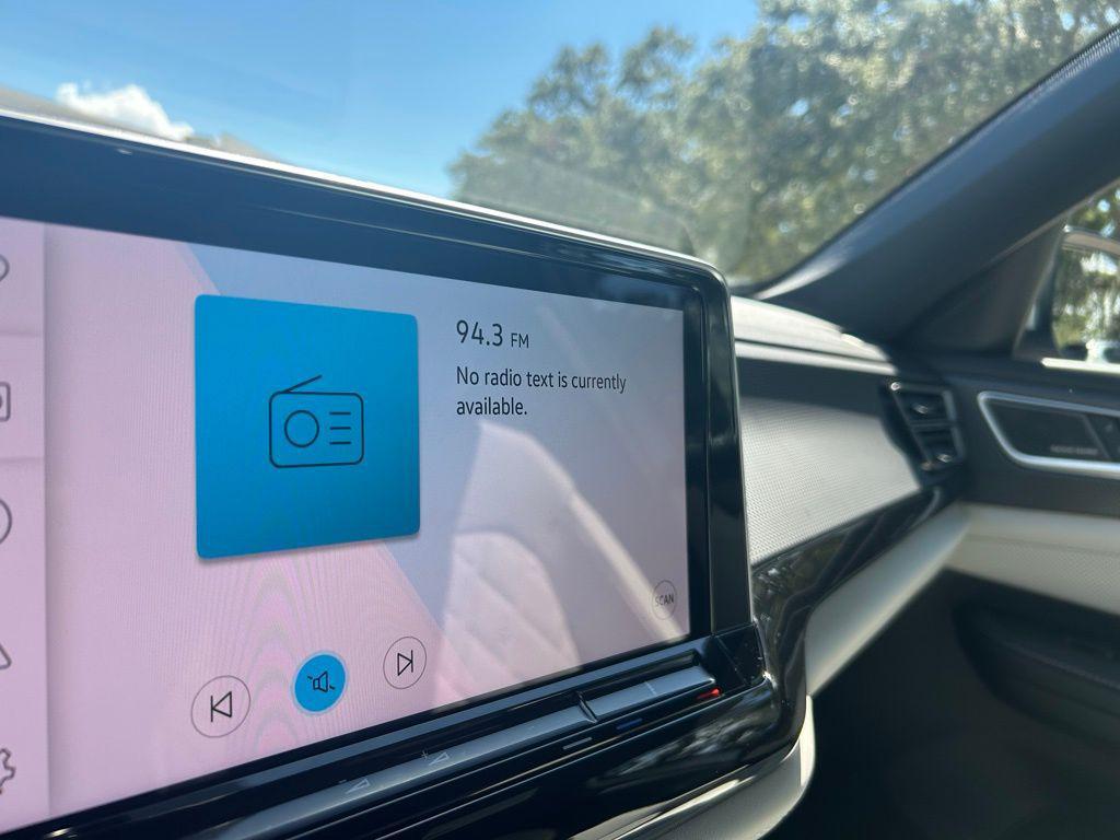 new 2026 Volkswagen Atlas Cross Sport car, priced at $51,978