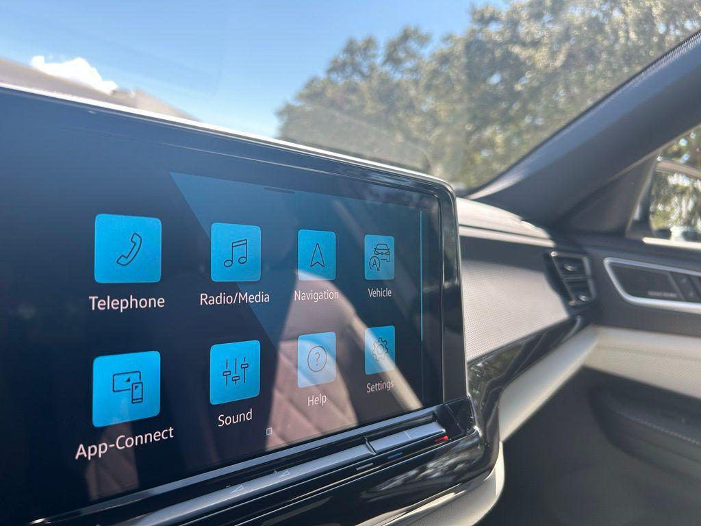 new 2026 Volkswagen Atlas Cross Sport car, priced at $51,978