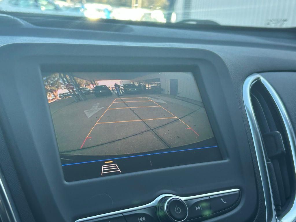 used 2021 Chevrolet Equinox car, priced at $17,191