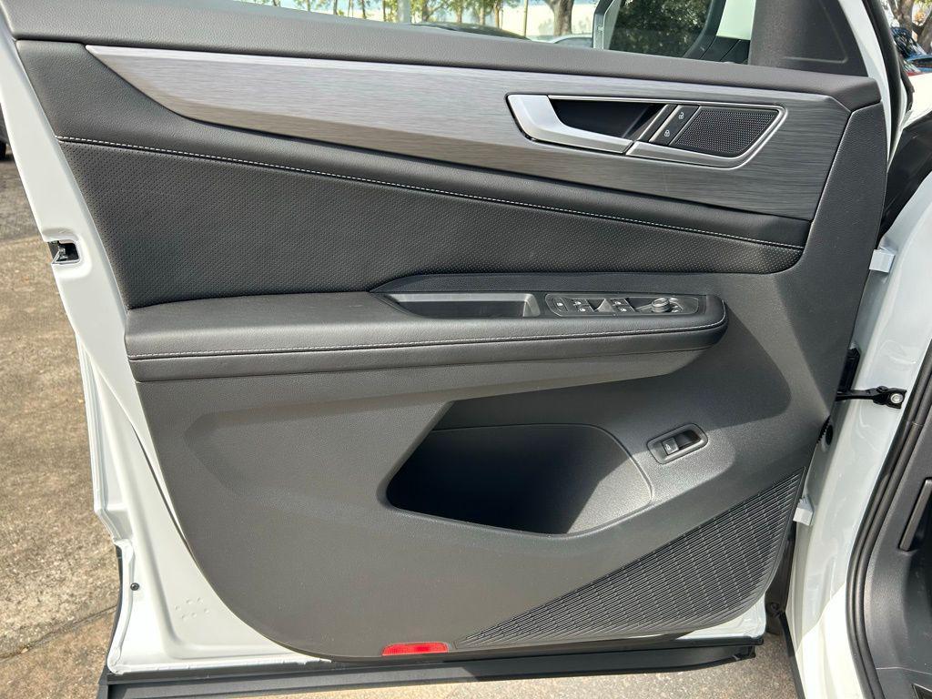 new 2026 Volkswagen Atlas Cross Sport car, priced at $41,757