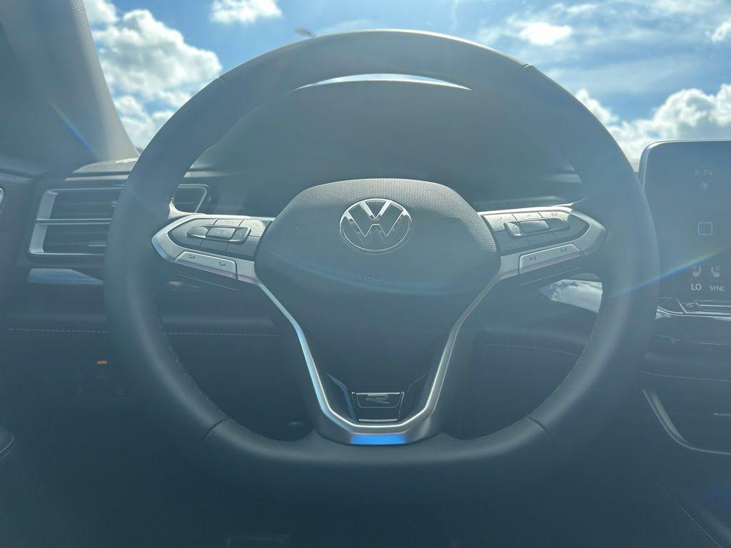 new 2026 Volkswagen Atlas car, priced at $52,011