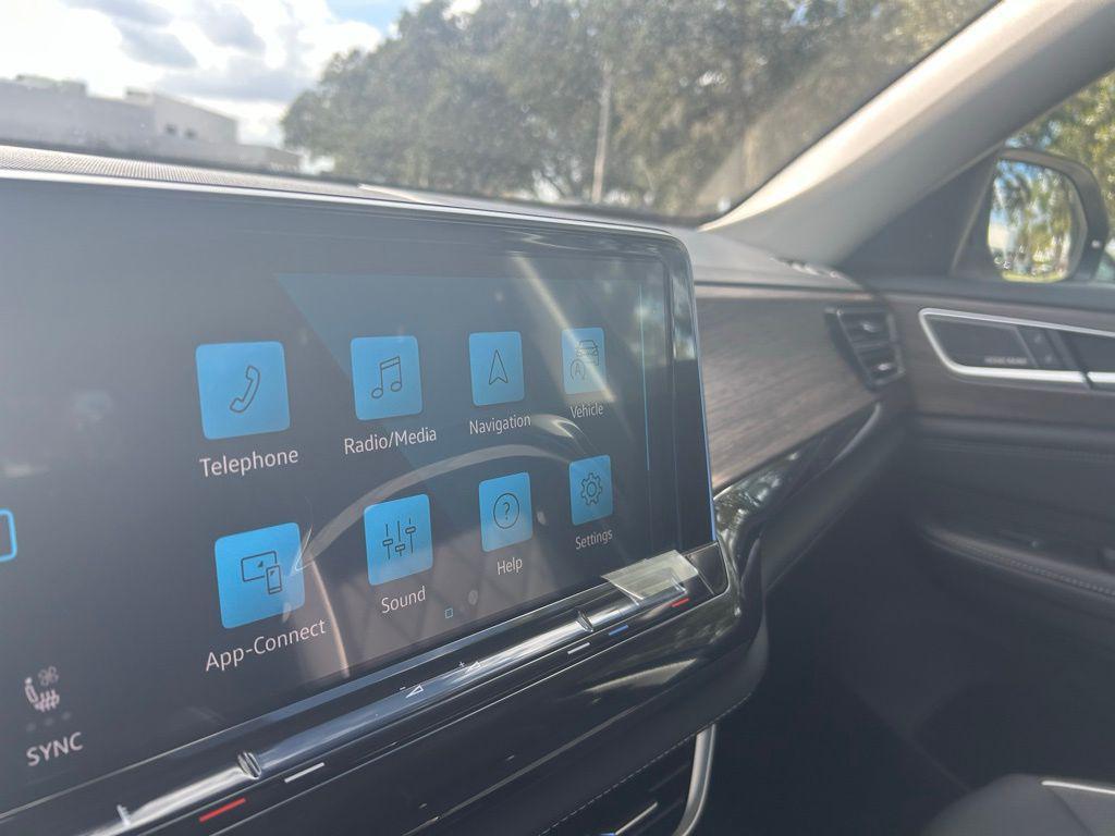 new 2026 Volkswagen Atlas car, priced at $52,011