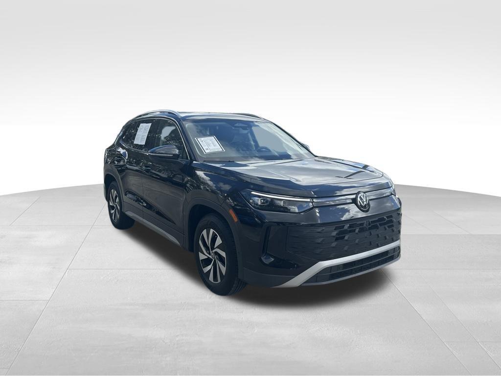 used 2025 Volkswagen Tiguan car, priced at $24,998