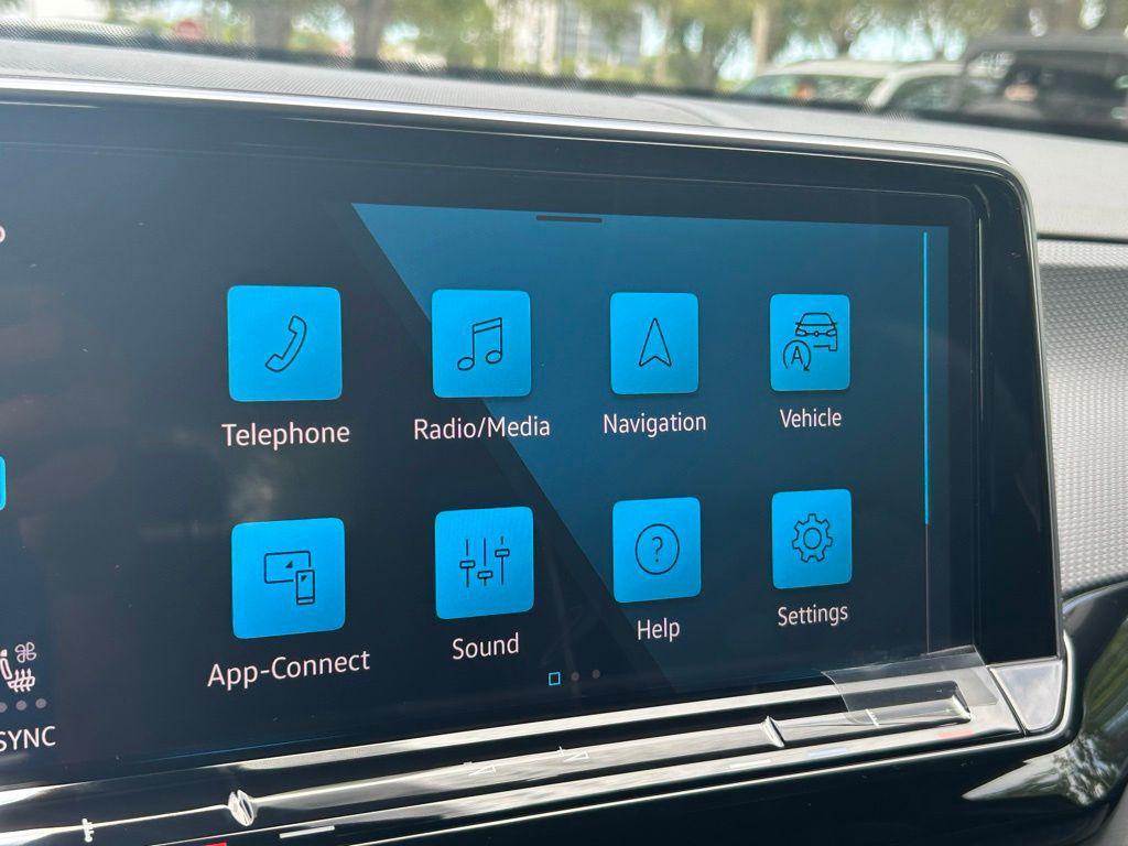new 2026 Volkswagen Atlas Cross Sport car, priced at $50,320