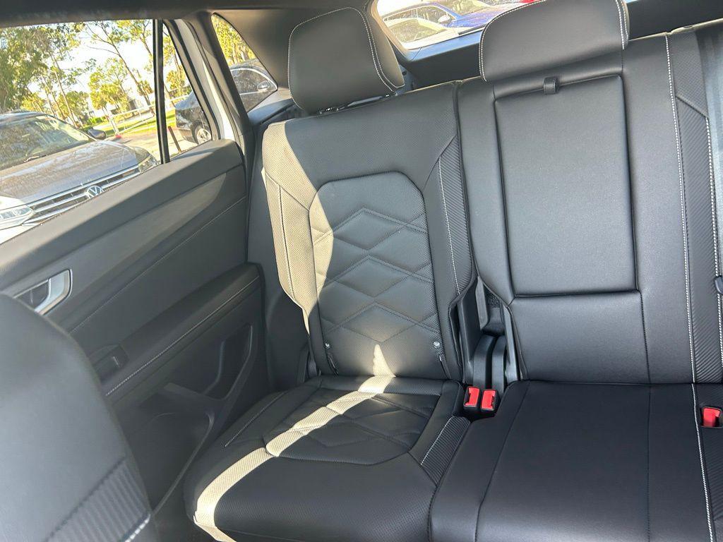 new 2026 Volkswagen Atlas Cross Sport car, priced at $37,499