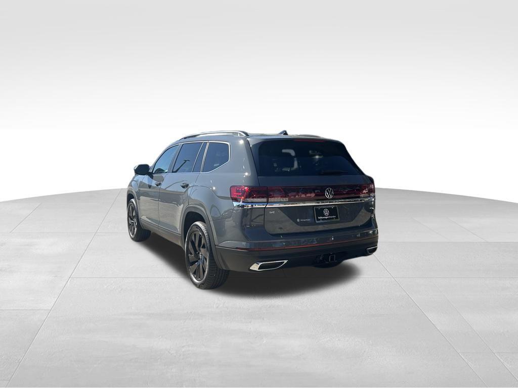 new 2026 Volkswagen Atlas car, priced at $43,222