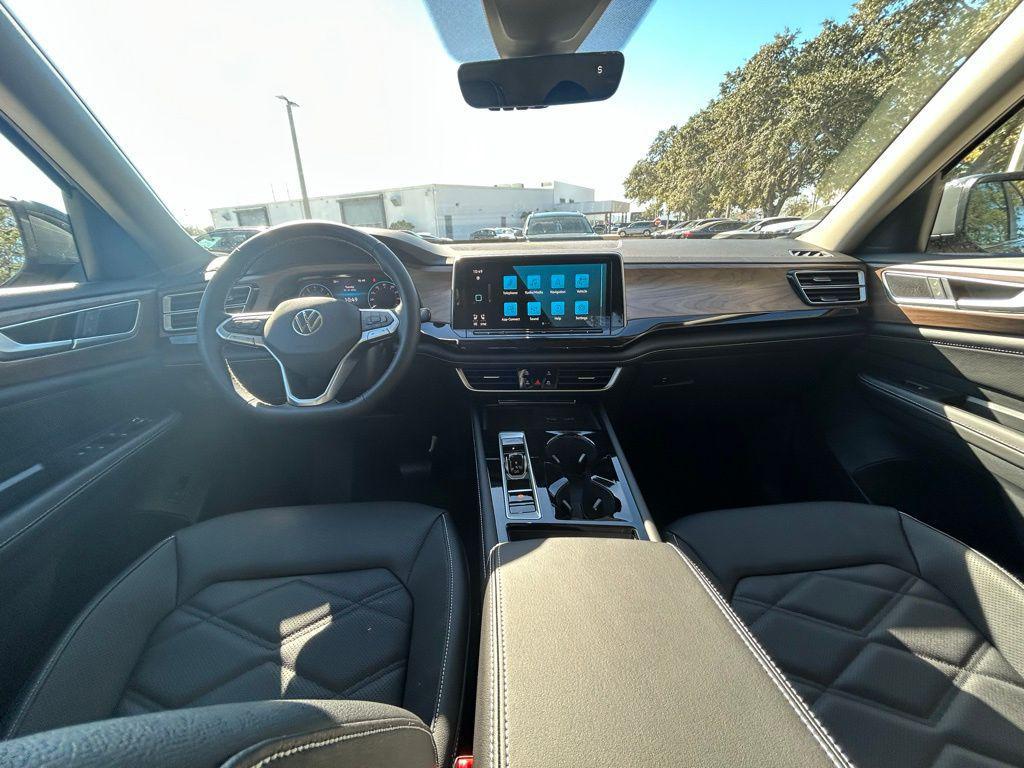 new 2026 Volkswagen Atlas car, priced at $43,222