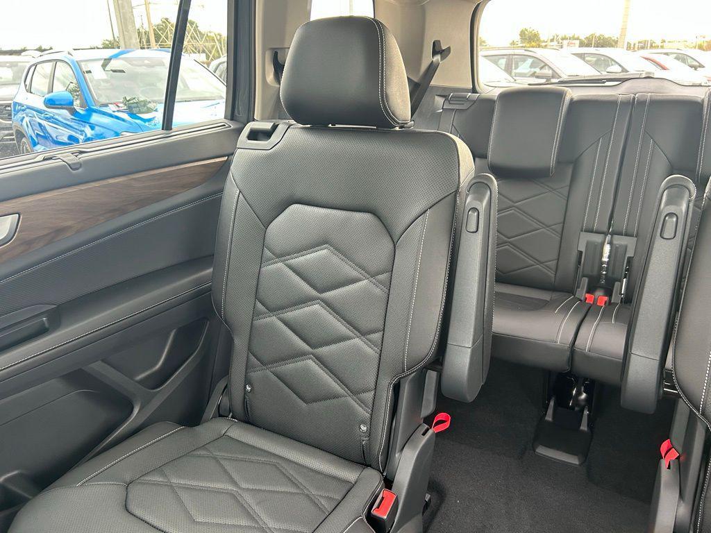 new 2026 Volkswagen Atlas car, priced at $45,666