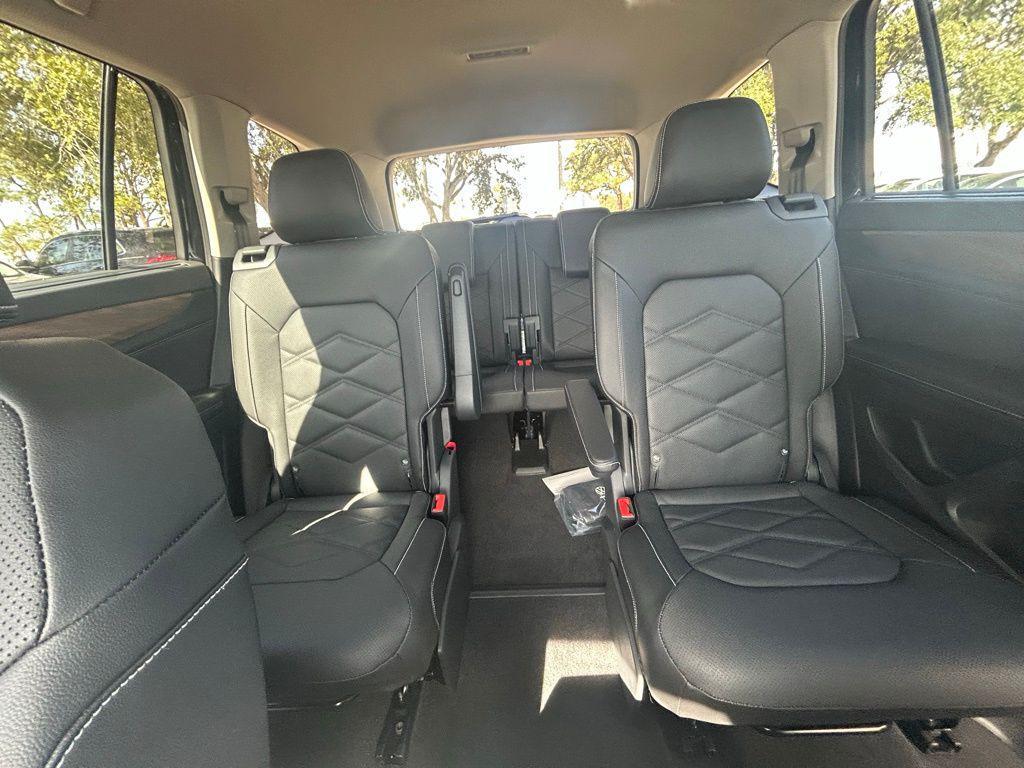 new 2026 Volkswagen Atlas car, priced at $43,262