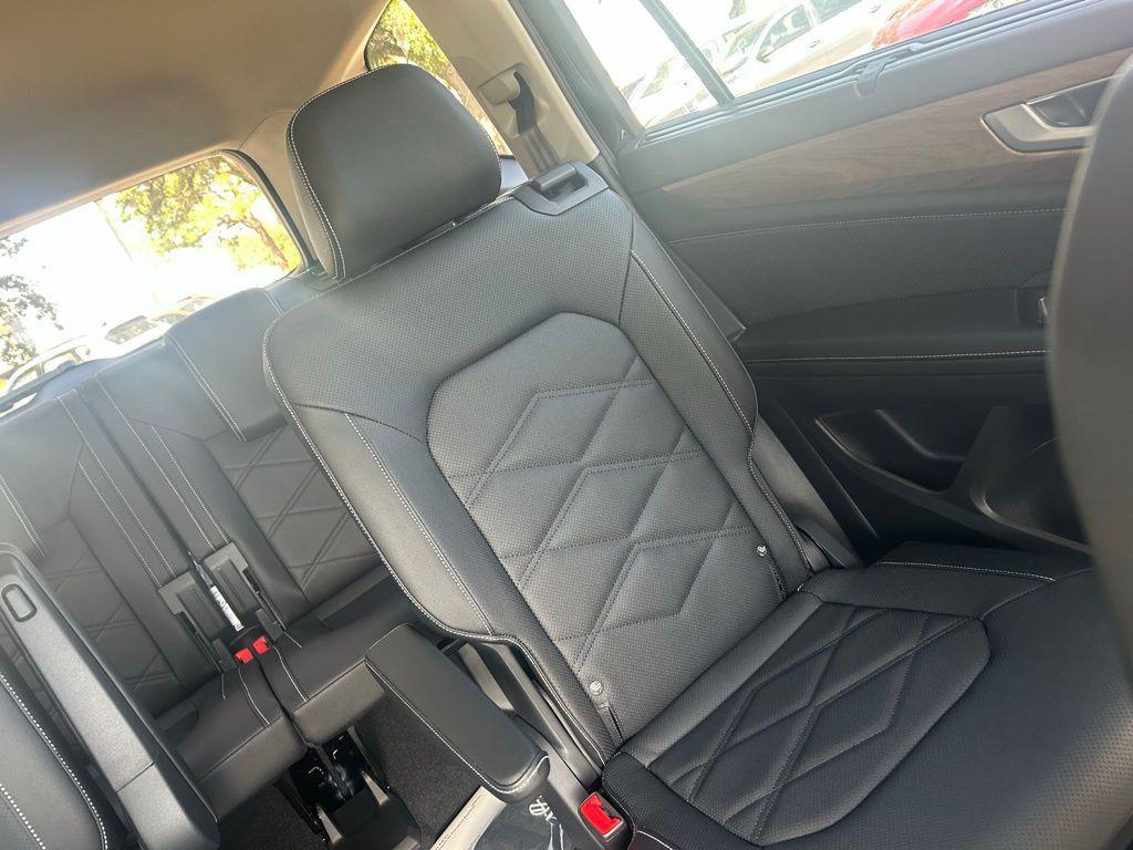 new 2026 Volkswagen Atlas car, priced at $43,262