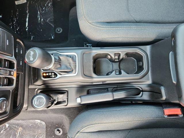 new 2025 Jeep Wrangler car, priced at $46,061
