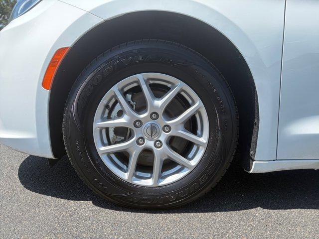 used 2024 Chrysler Pacifica car, priced at $26,527