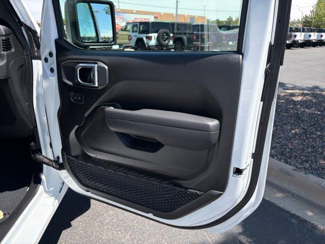 new 2026 Jeep Gladiator car, priced at $48,774