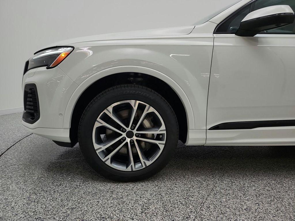 new 2026 Audi Q7 car, priced at $69,560