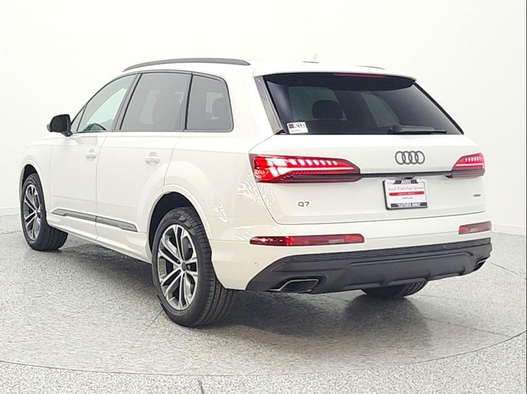 new 2026 Audi Q7 car, priced at $69,560
