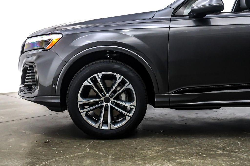 new 2026 Audi Q7 car, priced at $71,105