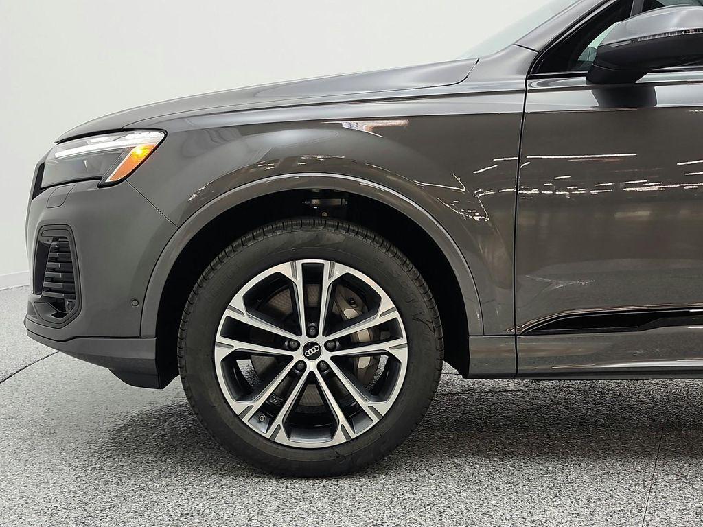 new 2026 Audi Q7 car, priced at $67,440
