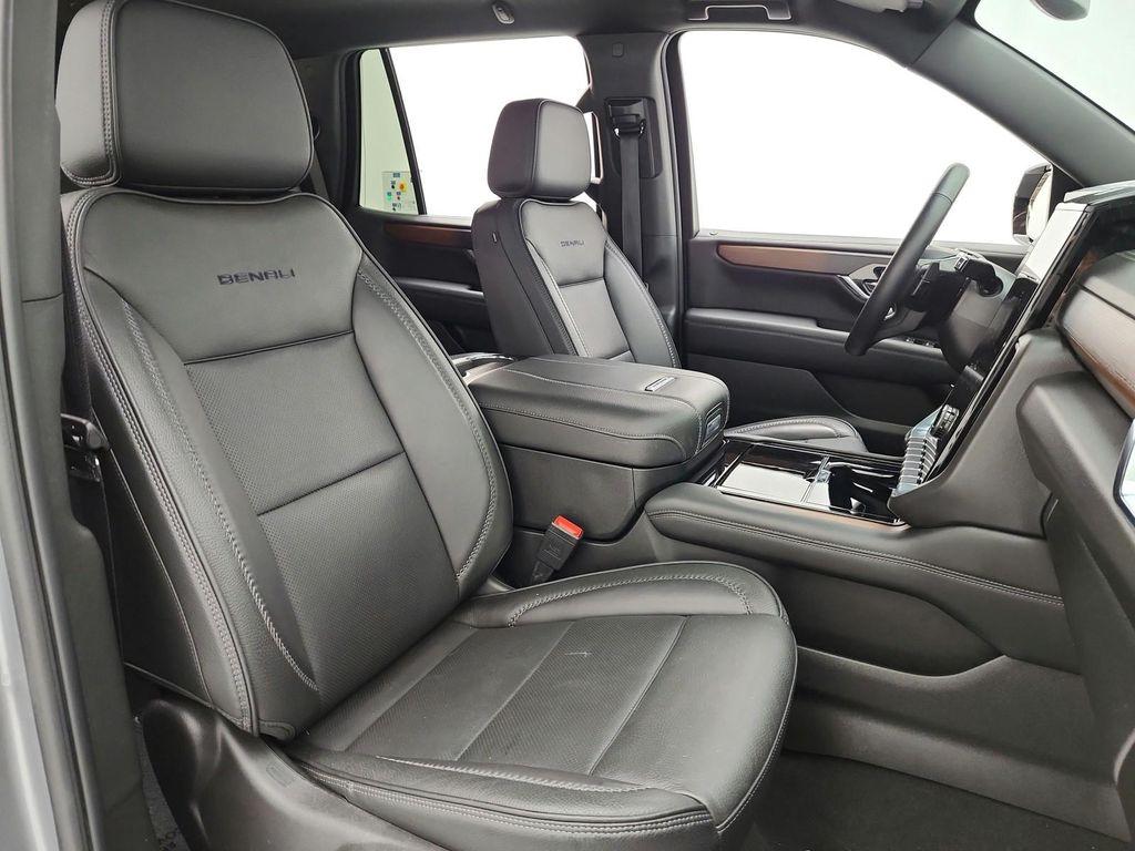 used 2025 GMC Yukon car, priced at $68,976