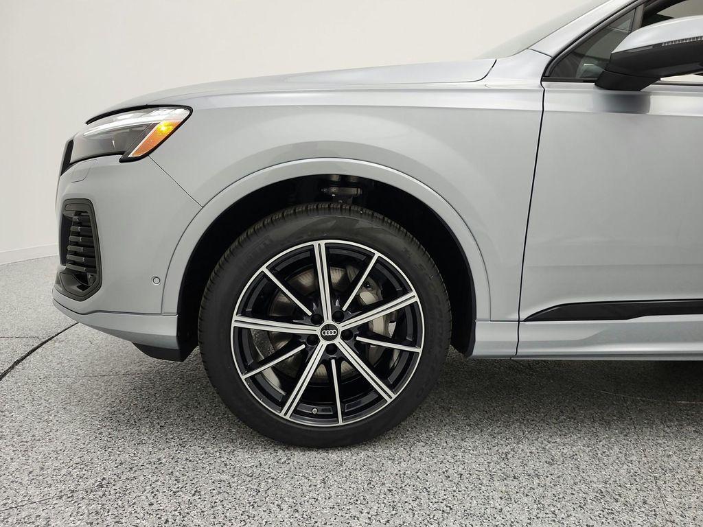 new 2026 Audi Q7 car, priced at $73,105