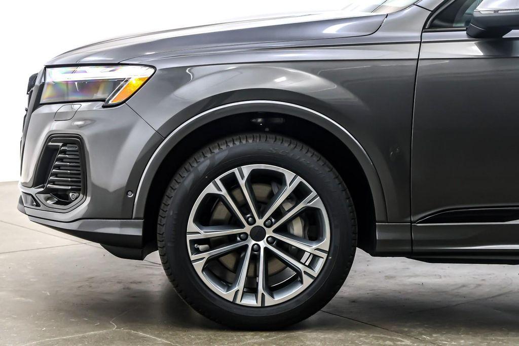 new 2026 Audi Q7 car, priced at $70,070