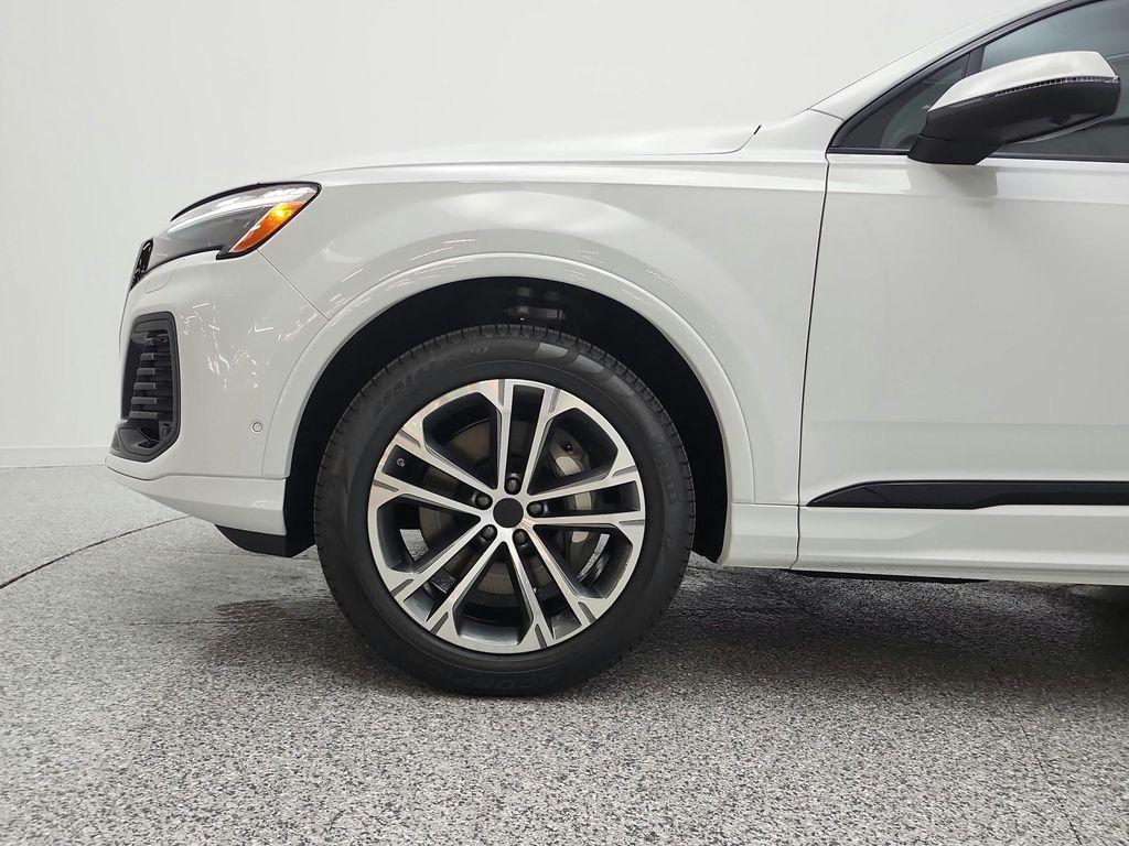 new 2026 Audi Q7 car, priced at $71,570