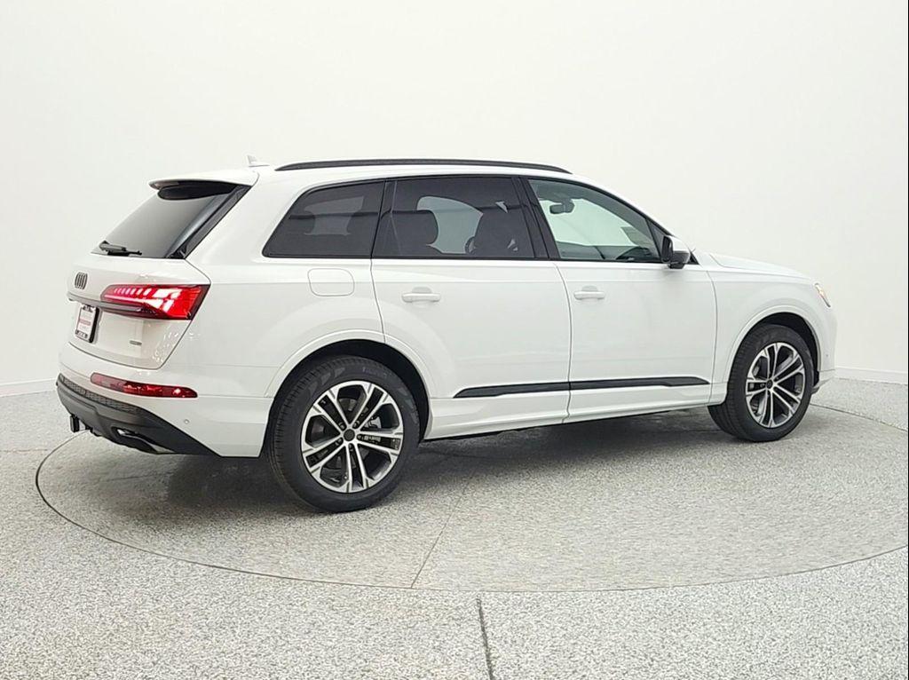 new 2026 Audi Q7 car, priced at $71,570