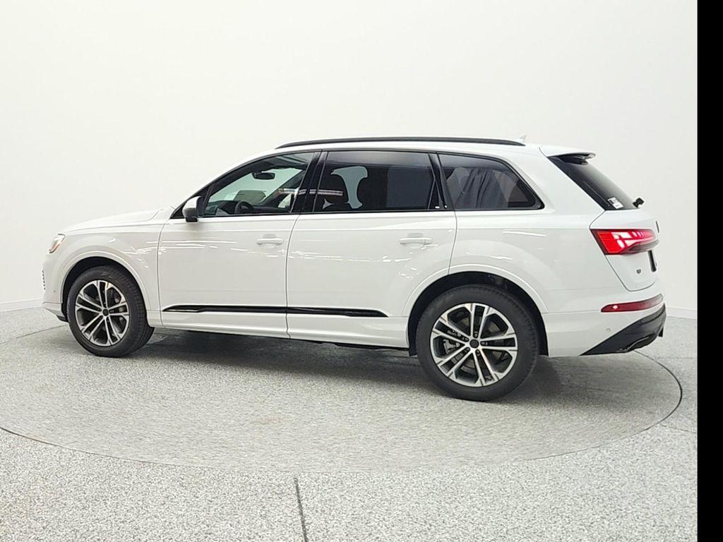new 2026 Audi Q7 car, priced at $71,570
