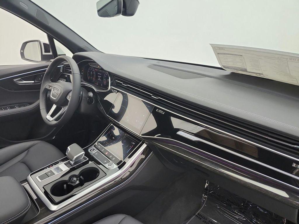 new 2026 Audi Q7 car, priced at $71,570