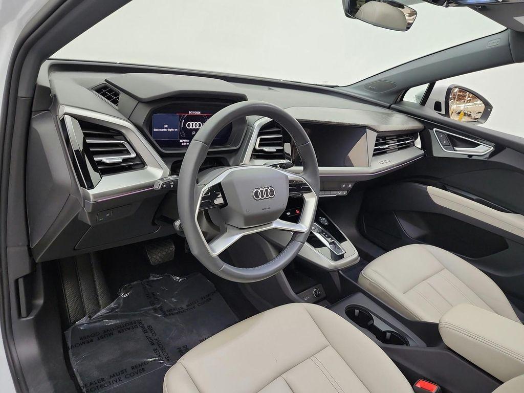 Audi Q4 e-tron view 10