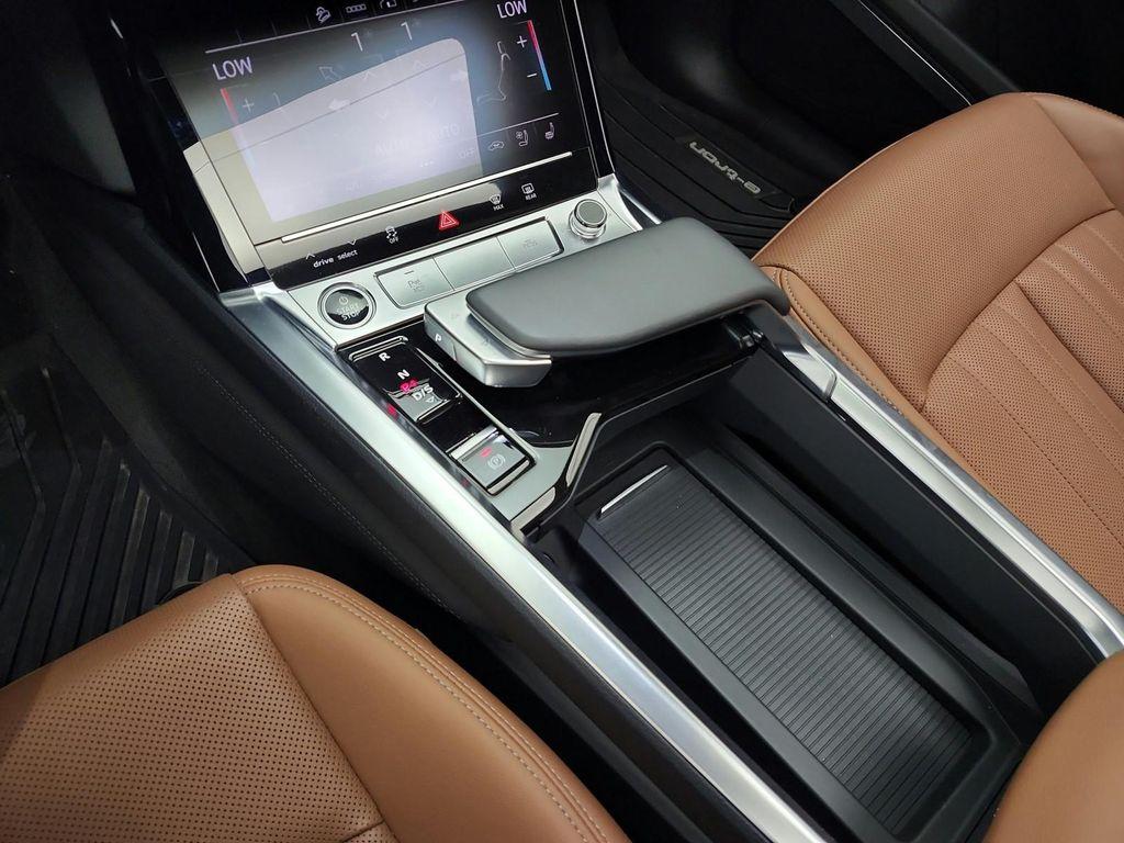 Audi Q8 e-tron view 13
