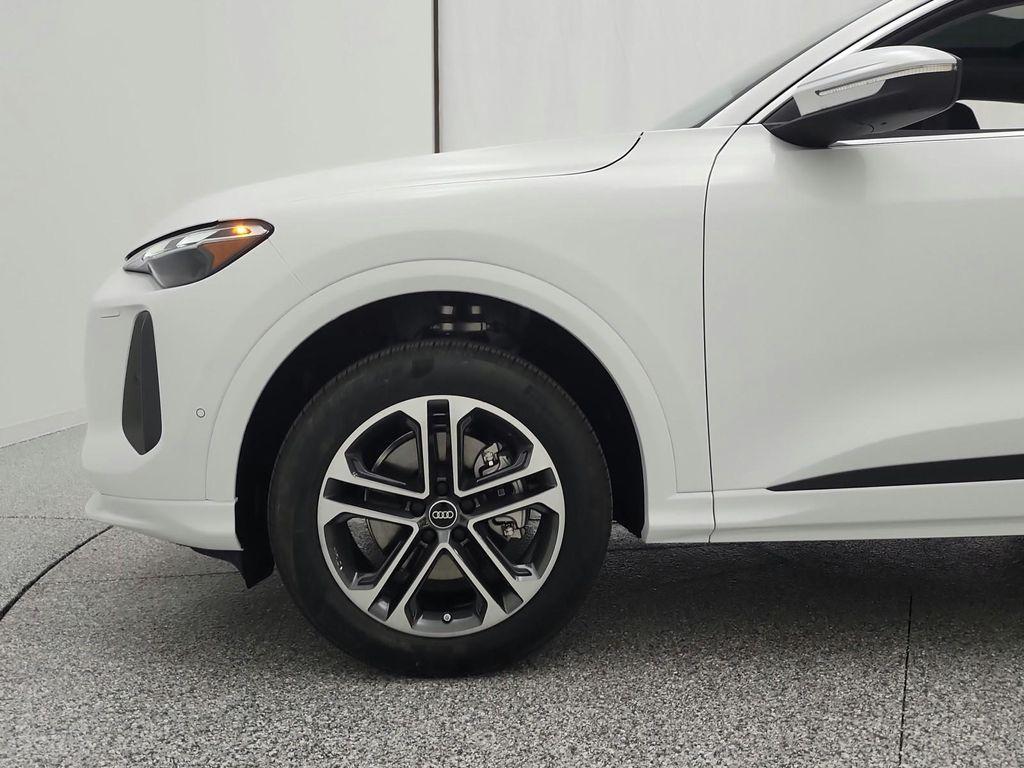 new 2025 Audi Q5 car, priced at $51,433