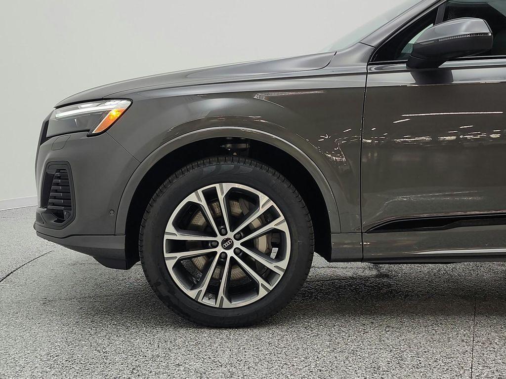 new 2026 Audi Q7 car, priced at $67,440
