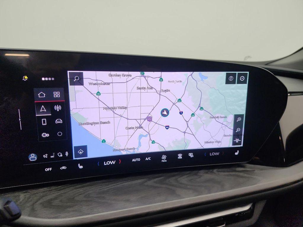 Audi Q5 view 9